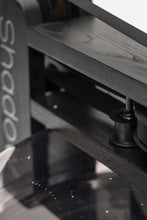 Načíst obrázek do prohlížeče Galerie, WaterRower S4 Shadow - Veslovací trenažér